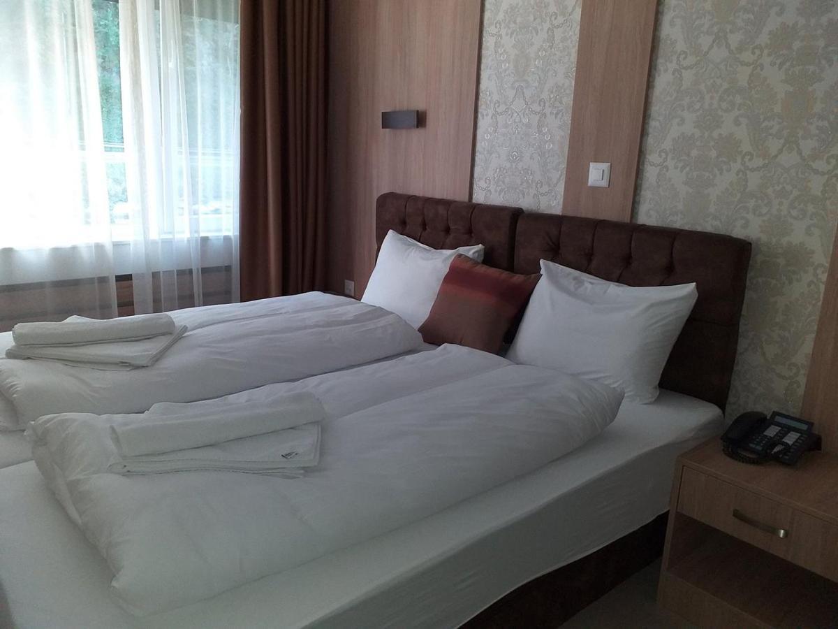 Helvetia Hotel Seewen  ภายนอก รูปภาพ