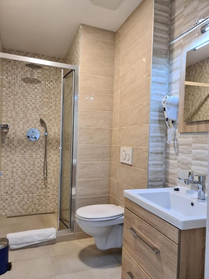 Helvetia Hotel Seewen  ภายนอก รูปภาพ