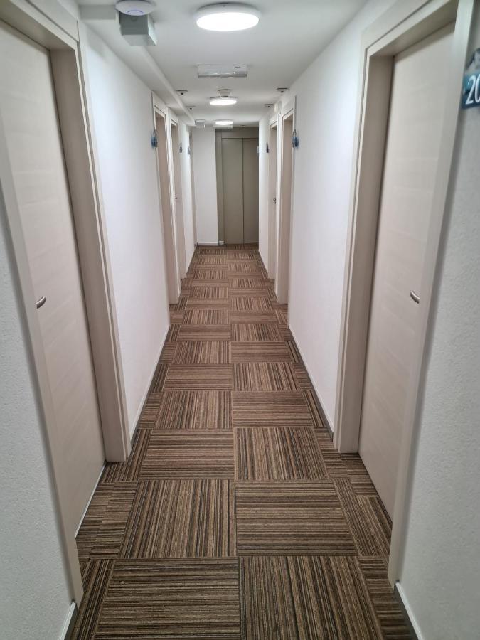 Helvetia Hotel Seewen  ภายนอก รูปภาพ